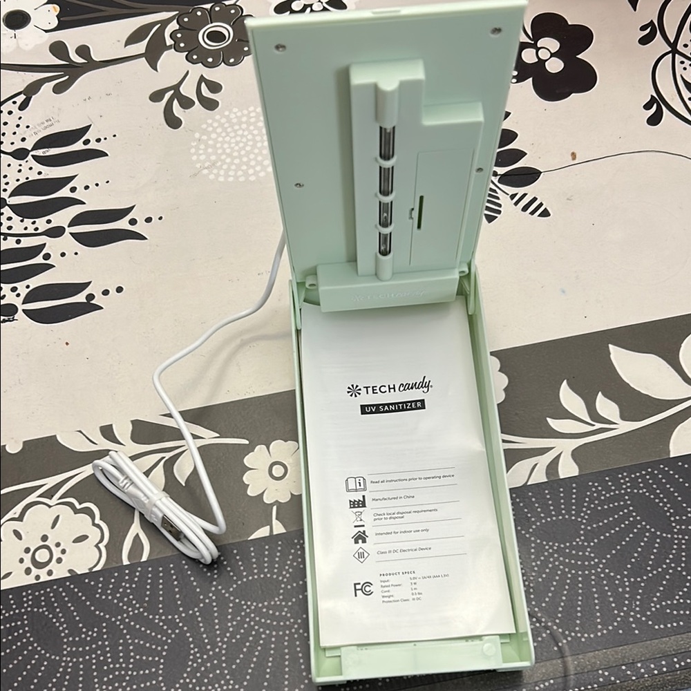 Tech Candy UV Sanitizer in Mint Green